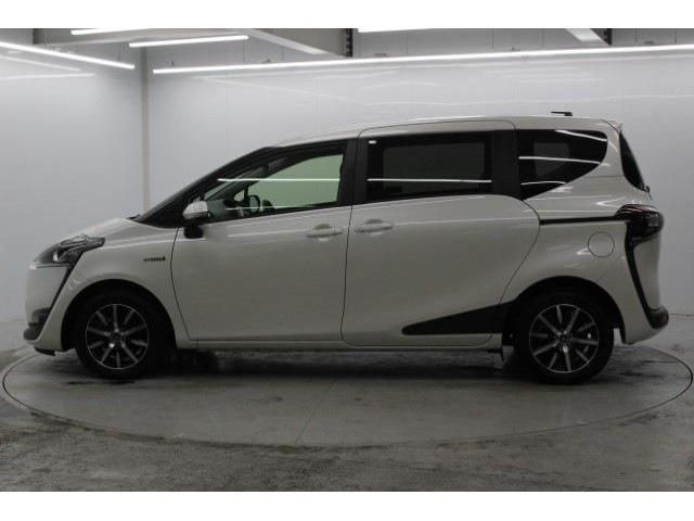 TOYOTA SIENTA HYBRID 2018 Image 31