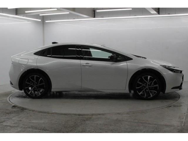 TOYOTA PRIUS PHV 2023 Image 31