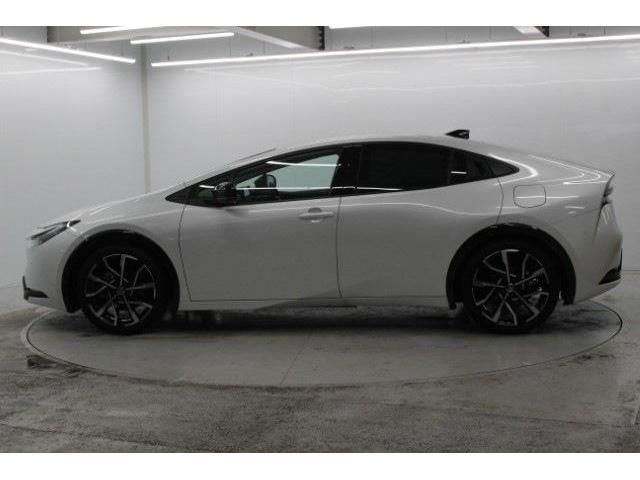 TOYOTA PRIUS PHV 2023 Image 31