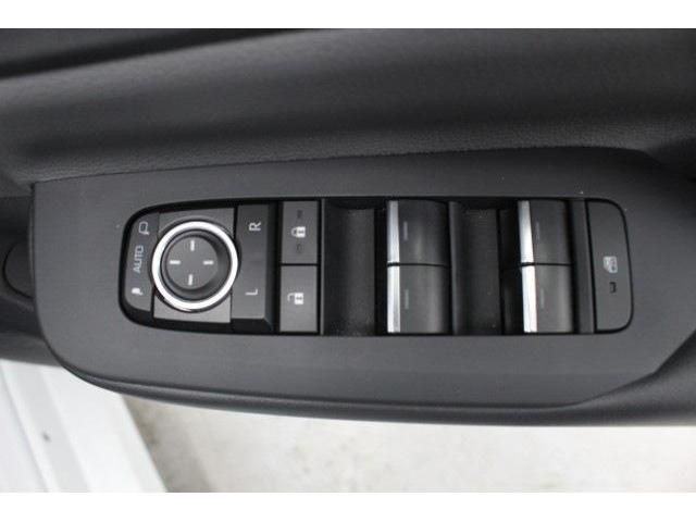 TOYOTA PRIUS PHV 2023 Image 31