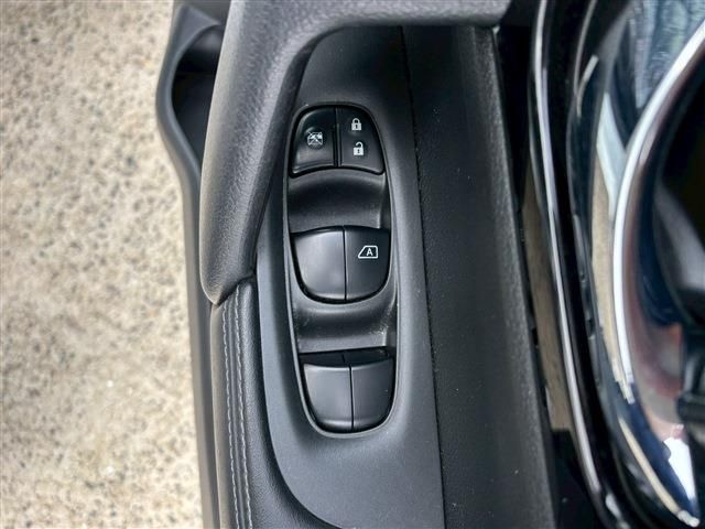 NISSAN X-TRAIL 2WD 2018 Image 31