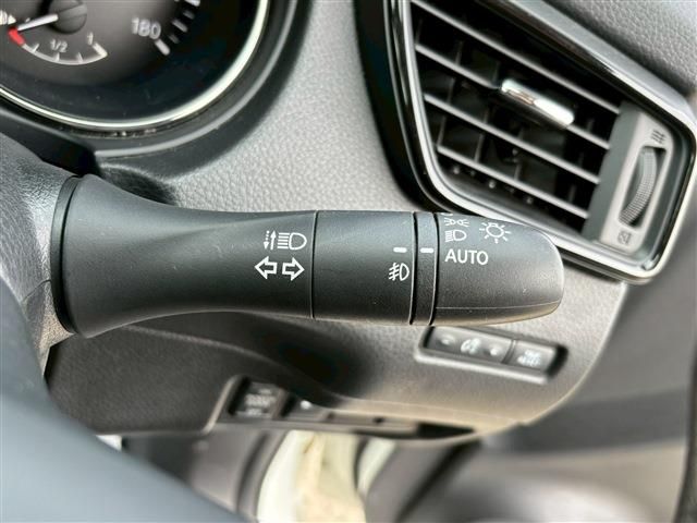 NISSAN X-TRAIL 2WD 2018 Image 31