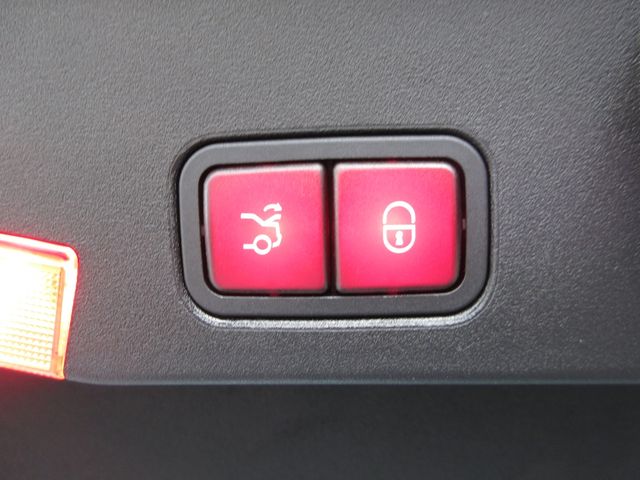 MERCEDES BENZ SL CLA 2012 Image 31