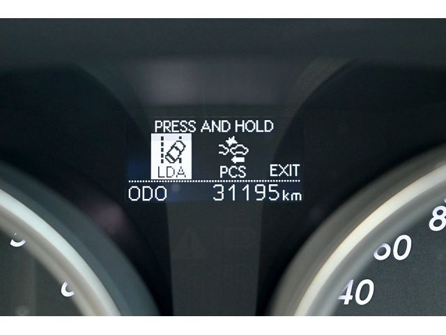 TOYOTA MARK X 2017 Image 31