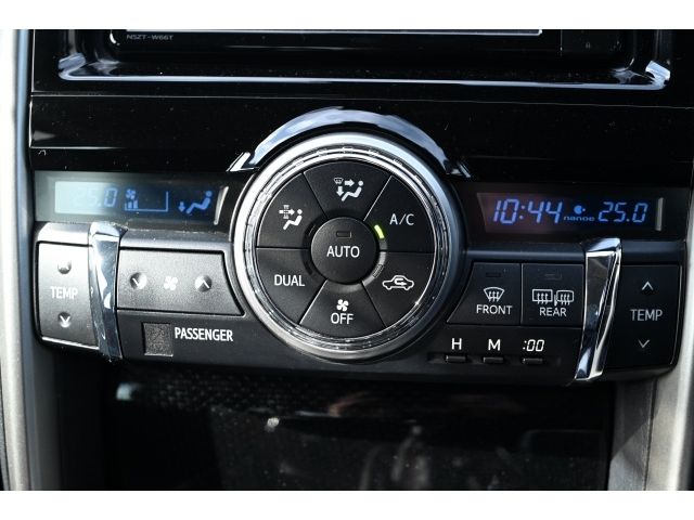 TOYOTA MARK X 2017 Image 31