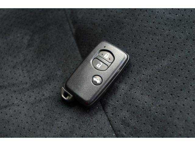 TOYOTA MARK X 2017 Image 31