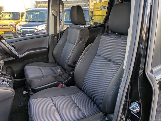 TOYOTA VOXY 2015 Image 31