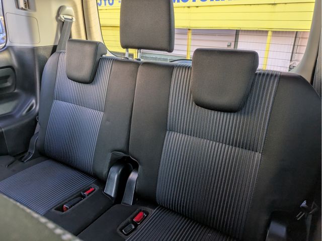 TOYOTA VOXY 2015 Image 31