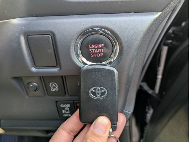 TOYOTA VOXY 2015 Image 31