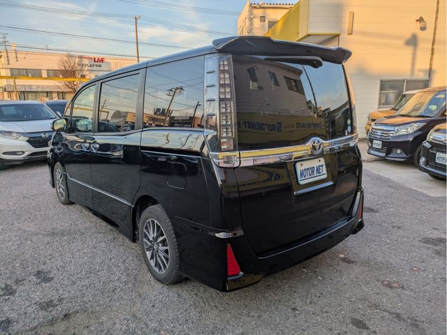 TOYOTA VOXY 2015 Image 31