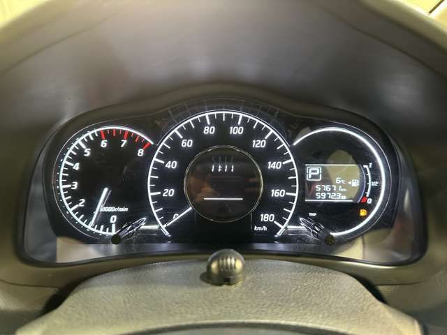 NISSAN NOTE 2015 Image 31