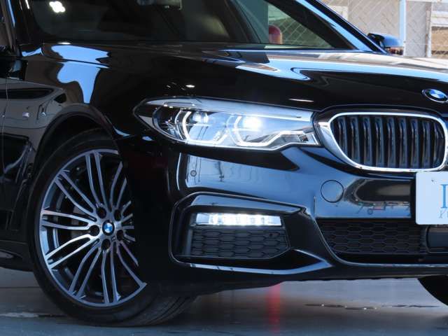BMW 5SERIES SEDAN 2018 Image 31