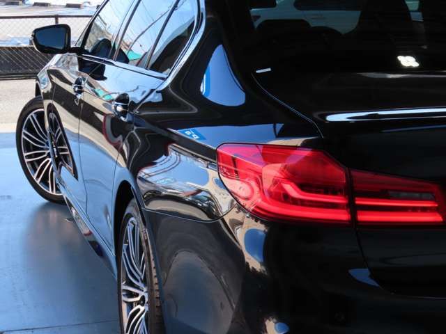 BMW 5SERIES SEDAN 2018 Image 31