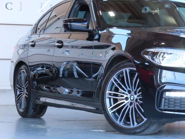 BMW 5SERIES SEDAN 2018 Image 31