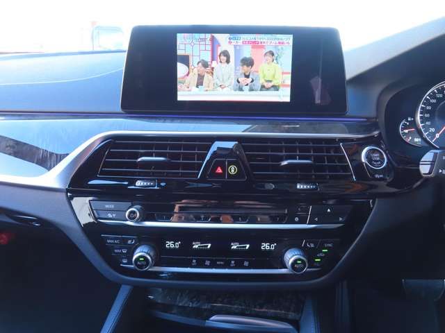 BMW 5SERIES SEDAN 2018 Image 31