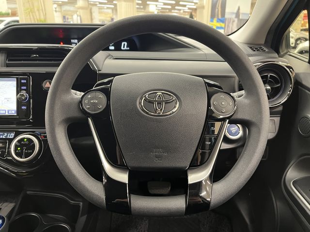TOYOTA AQUA 2017 Image 31
