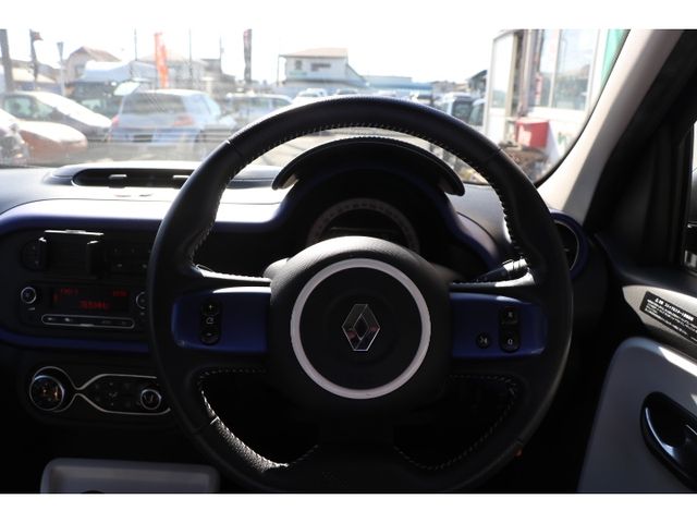 RENAULT TWINGO 2017 Image 31