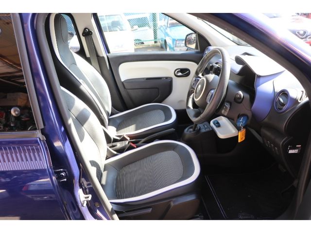 RENAULT TWINGO 2017 Image 31