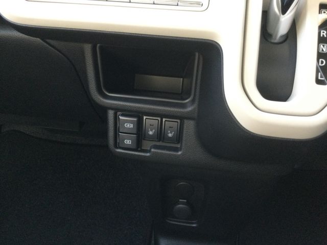 SUZUKI WAGON R SMILE 2024 Image 31