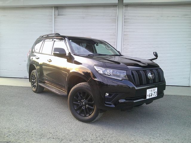 TOYOTA LANDCRUISER PRADO 2023 Image 31