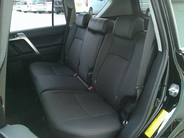 TOYOTA LANDCRUISER PRADO 2023 Image 31