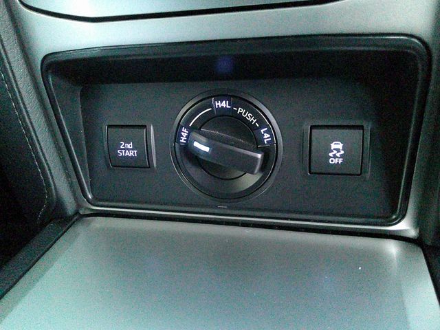 TOYOTA LANDCRUISER PRADO 2023 Image 31