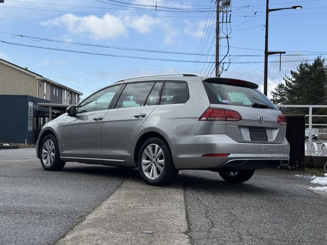 VOLKSWAGEN GOLF VARI 2017 Image 31