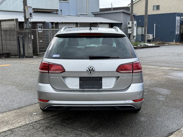 VOLKSWAGEN GOLF VARI 2017 Image 31