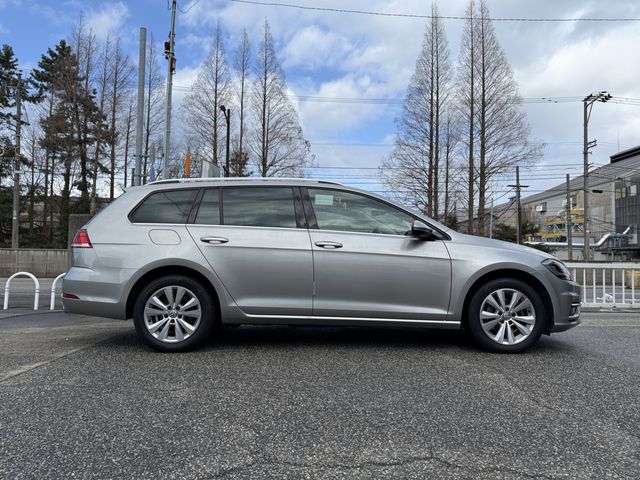 VOLKSWAGEN GOLF VARI 2017 Image 31