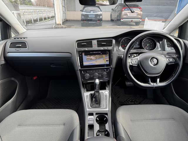 VOLKSWAGEN GOLF VARI 2017 Image 31