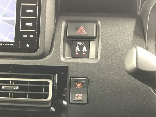 DAIHATSU ATRAI VAN 4WD 2022 Image 31