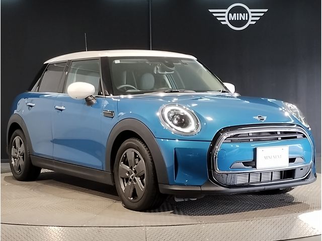 BMW MINI COOPER D 5DOOR 2023 Image 31