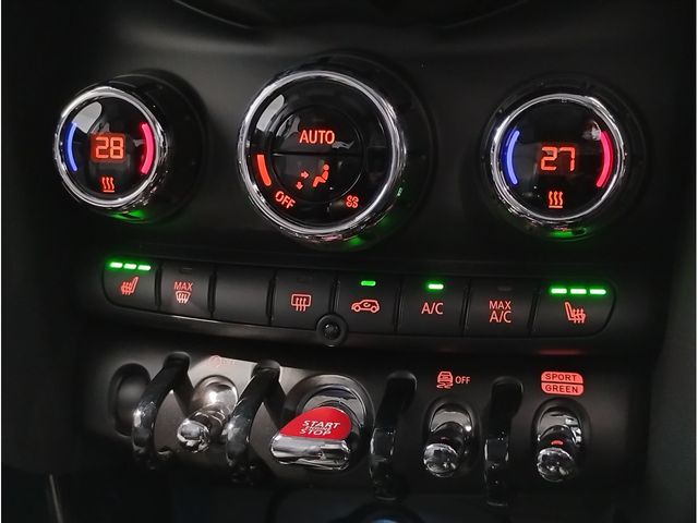 BMW MINI COOPER D 5DOOR 2023 Image 31