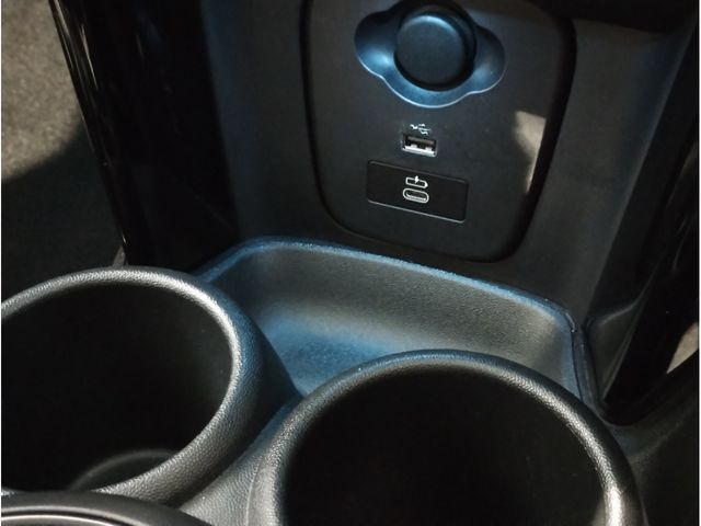 BMW MINI COOPER D 5DOOR 2023 Image 31