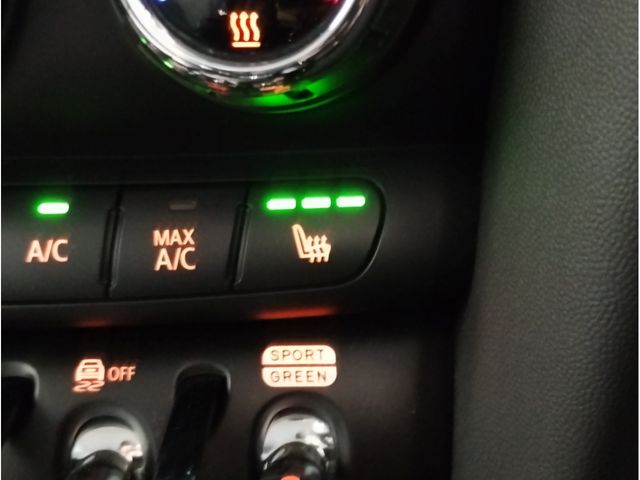 BMW MINI COOPER D 5DOOR 2023 Image 31