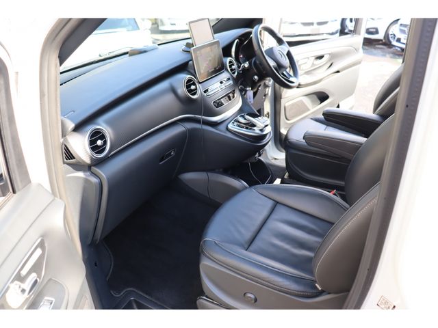 MERCEDES BENZ V CLAS 2018 Image 31