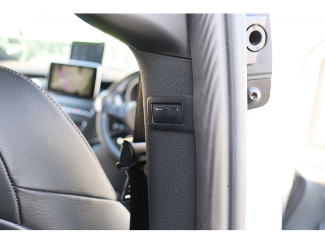 MERCEDES BENZ V CLAS 2018 Image 31