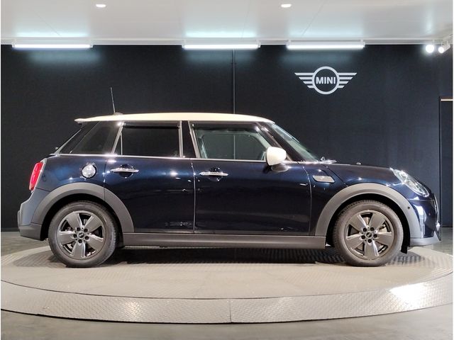 BMW MINI COOPER S 5DOOR 2021 Image 31