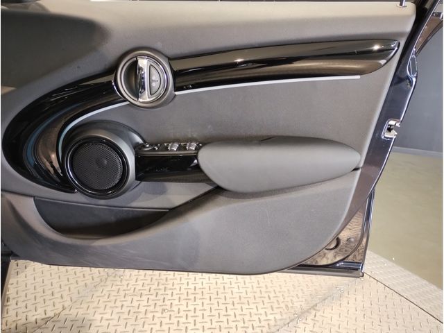 BMW MINI COOPER S 5DOOR 2021 Image 31