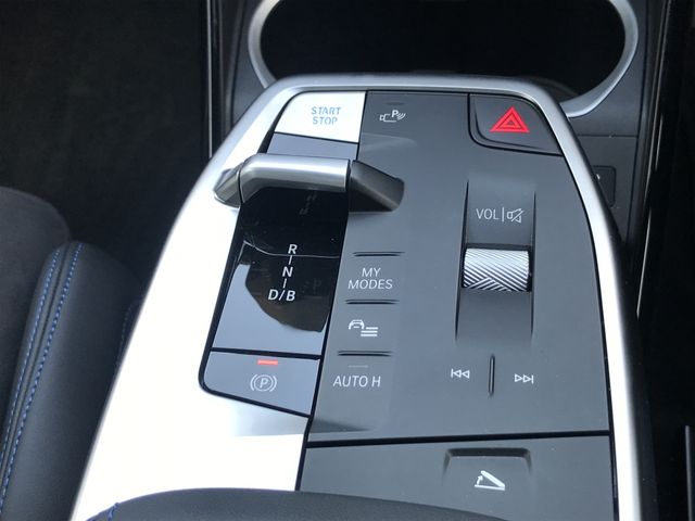 BMW IX1 2025 Image 31