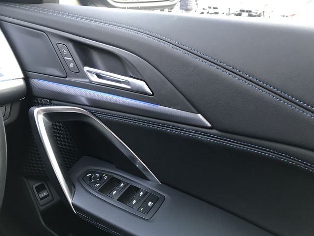 BMW IX1 2025 Image 31