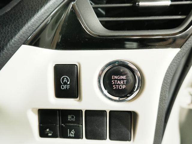 TOYOTA NOAH 2018 Image 31