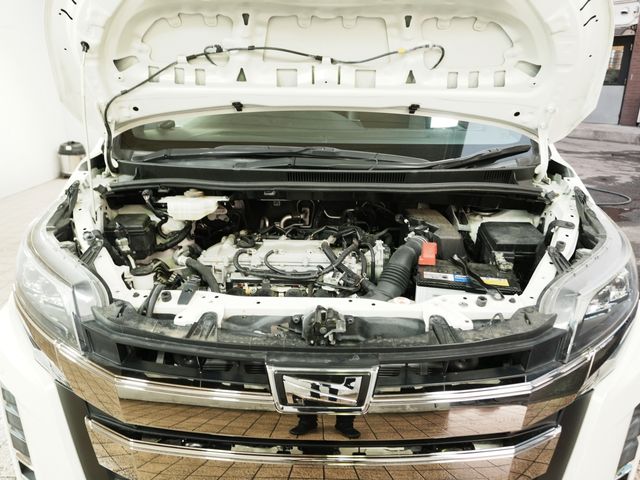 TOYOTA NOAH 2018 Image 31