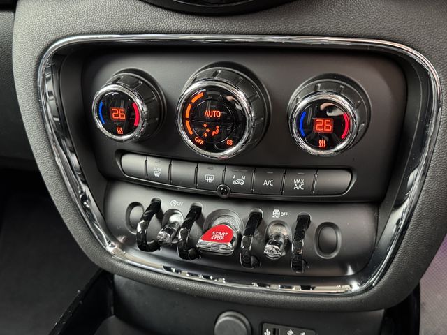 BMW MINI COOPER S CL 2017 Image 31