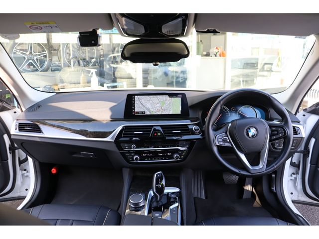 BMW 5SERIES SEDAN 2017 Image 31