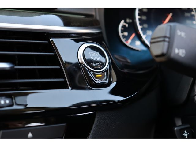 BMW 5SERIES SEDAN 2017 Image 31