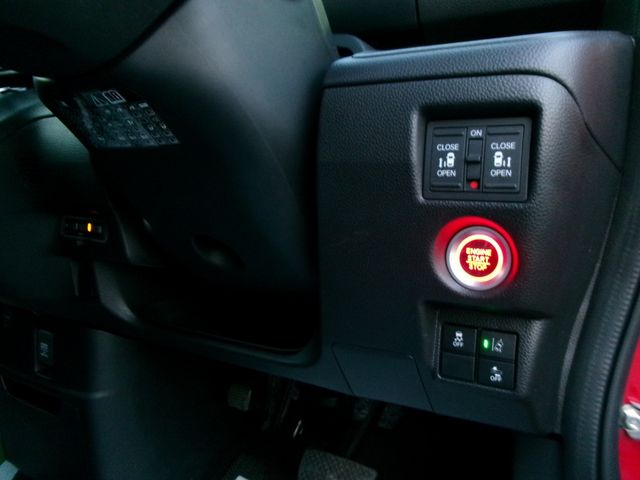 HONDA N BOX CUSTOM 2020 Image 31