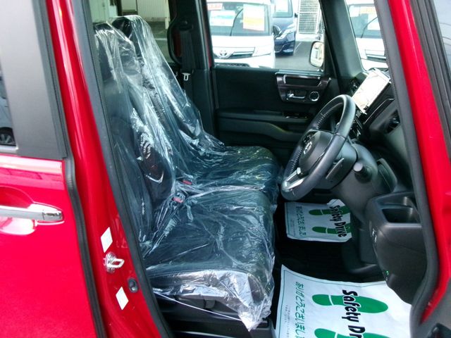 HONDA N BOX CUSTOM 2020 Image 31