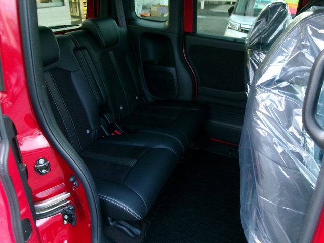 HONDA N BOX CUSTOM 2020 Image 31