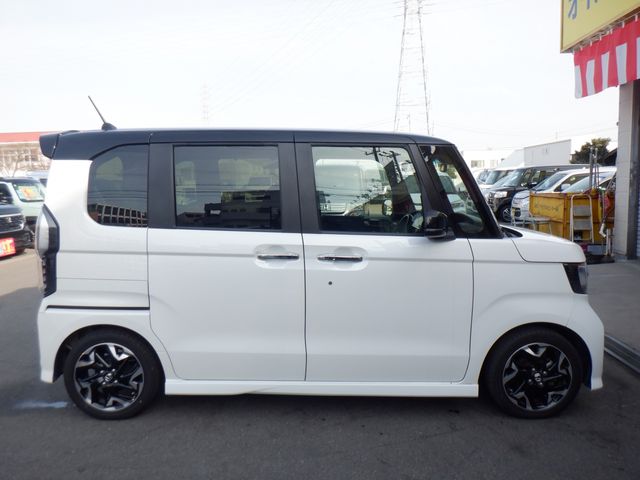 HONDA N BOX CUSTOM 2020 Image 31